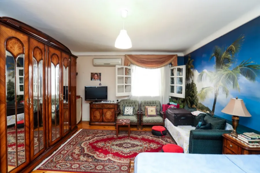 Apartment for sale 210m Laurent- Tram St