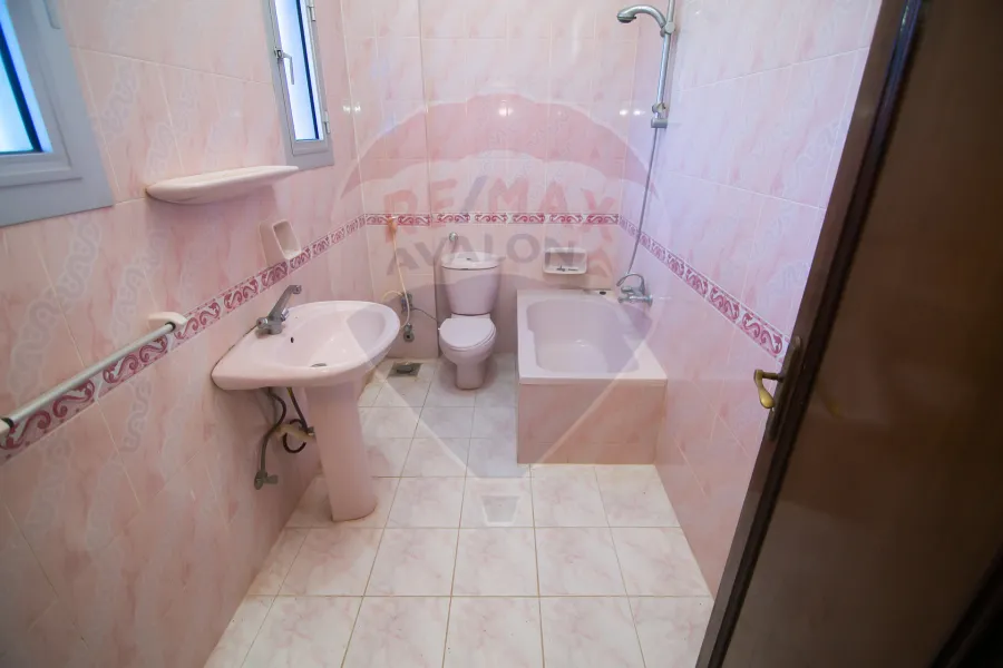 Stand alone villa for sale 1,050 m King Mariout (Elmosher st.)