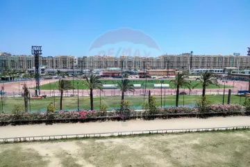 شقة للبيع 175 م سموحة (كومباوند جراند فيو )