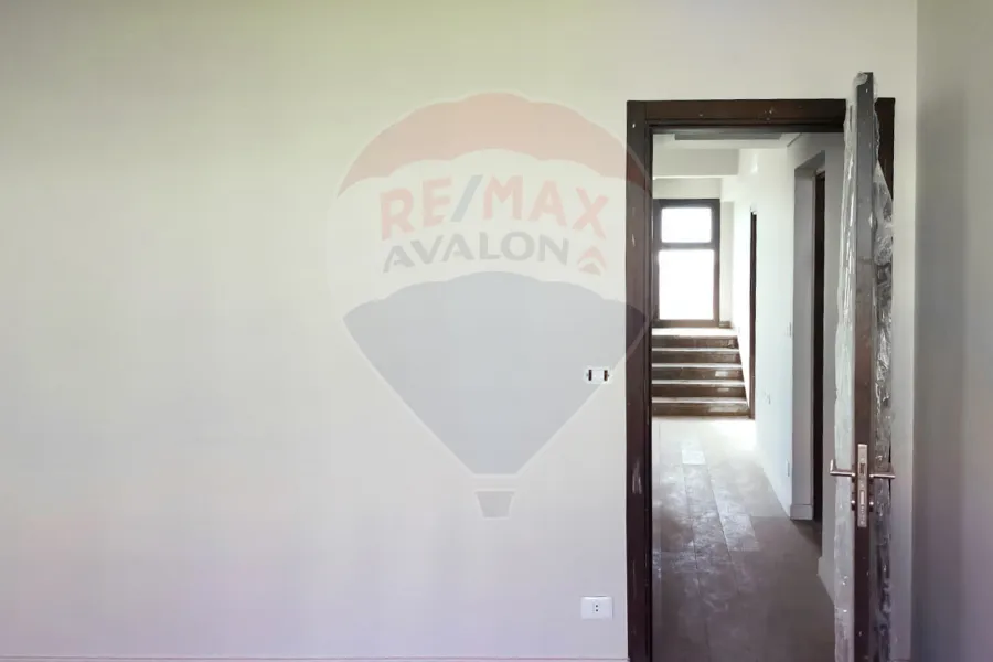 استلام فوري فيلا ستاند الون للبيع 330 م  (اكتوبر - O West)