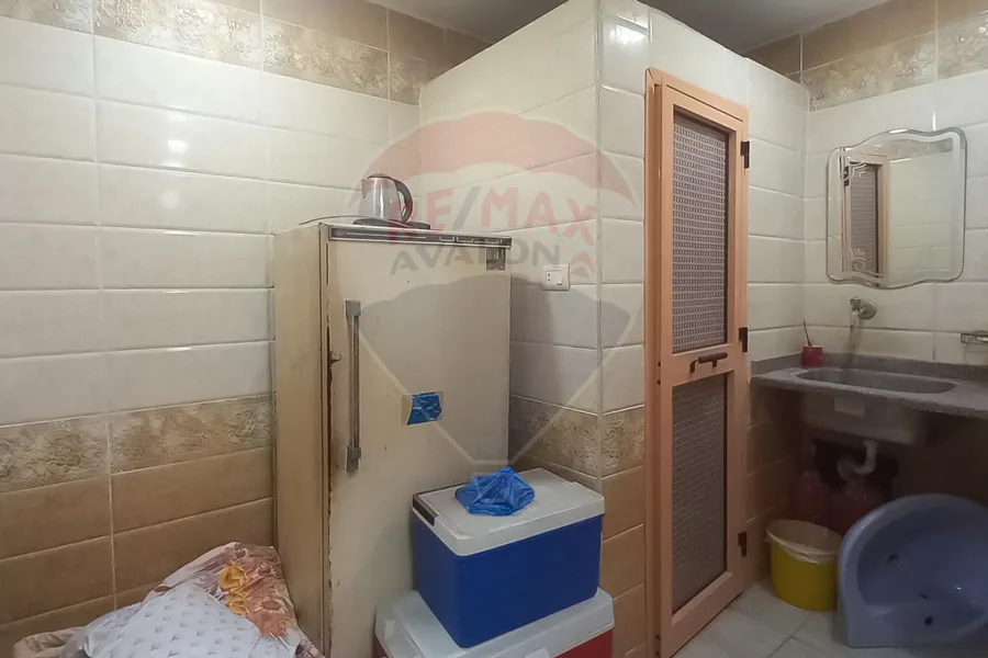 محل للبيع 50 م كليوباترا (على الترام مباشرة)