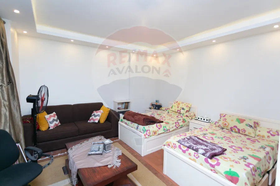 شقة للبيع 245 م كليوباترا (ش علم الدين)