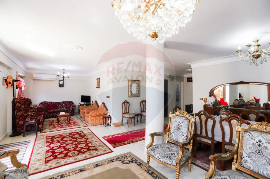 شقة للبيع 175 م سبورتنج ( خطوات من شارع ابوقير )