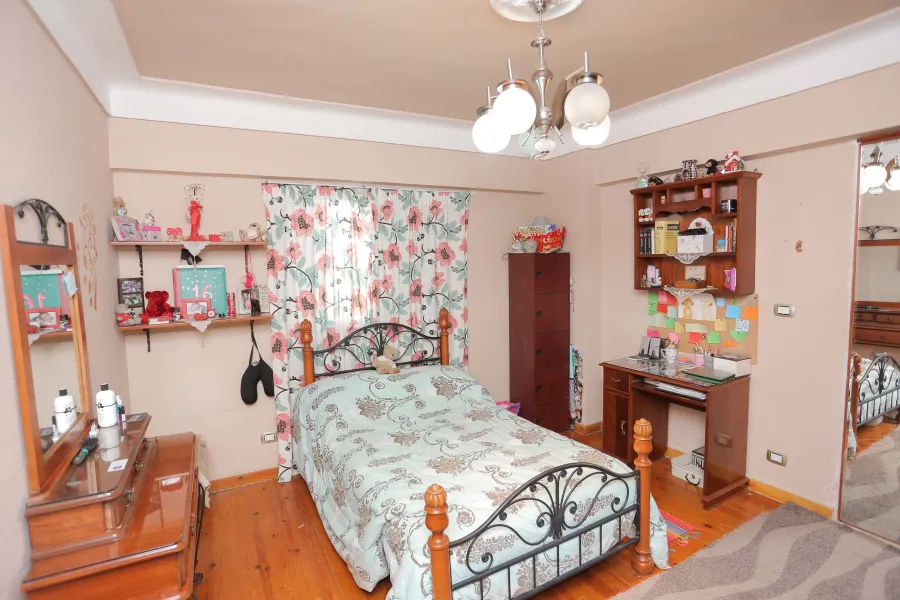 شقة للبيع 160م صافى رشدي ( ش رشدى باشا ) 