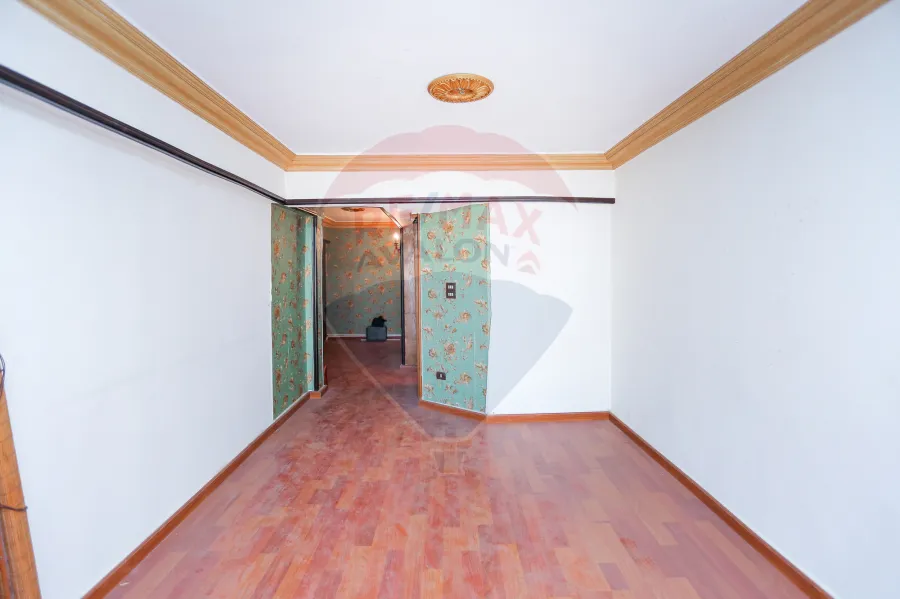 شقة للبيع 140 م السيوف ترام (خطوات من الترام )