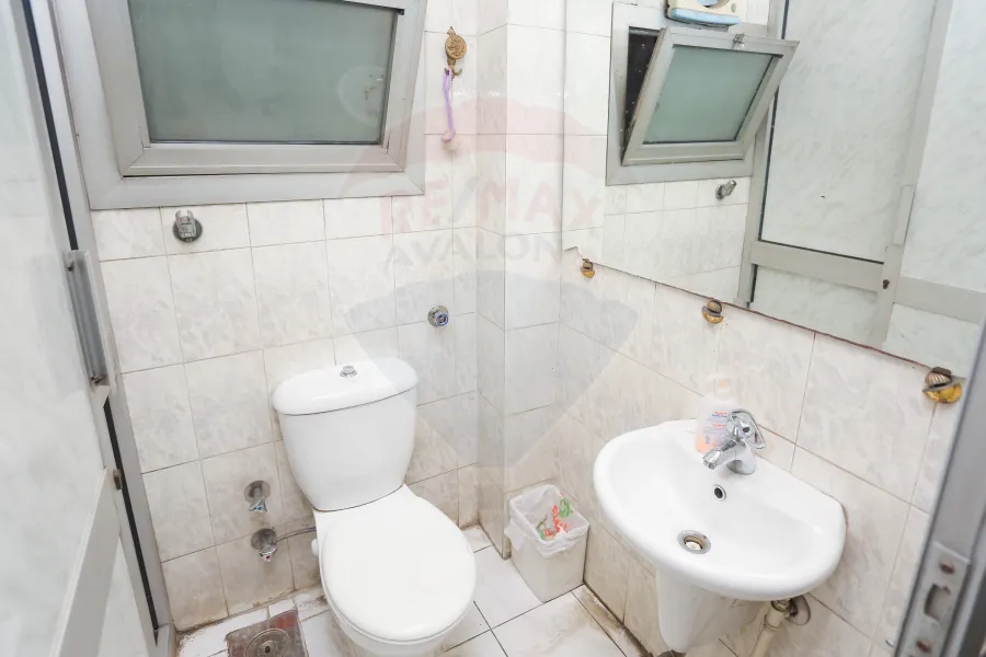 Administrative apartment for sale 140 m Mostafa Kamel (Abu Qir Street)