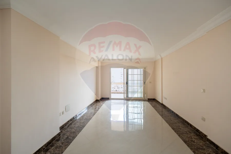 شقة للبيع 190 م جليم (علي الترام مباشرة - عمارة براند)