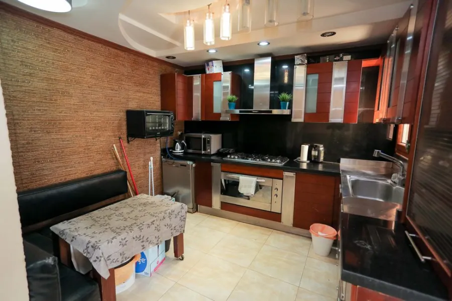 شقة مفروش للايجار 246م الشلالات