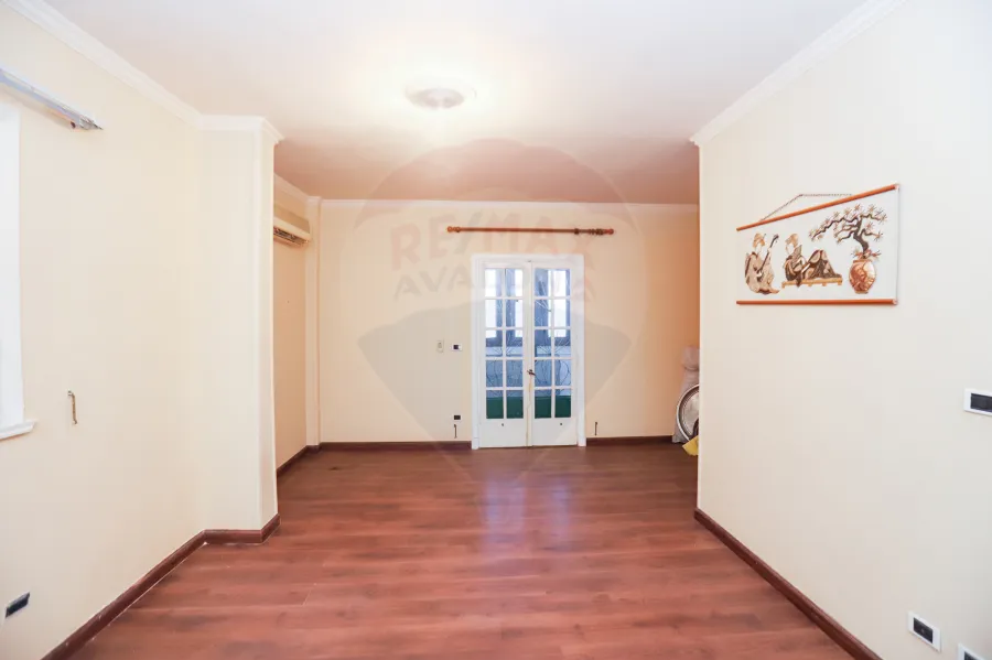 شقة للبيع 275م سموحة  (  ش بهاء الدين الغتوري )