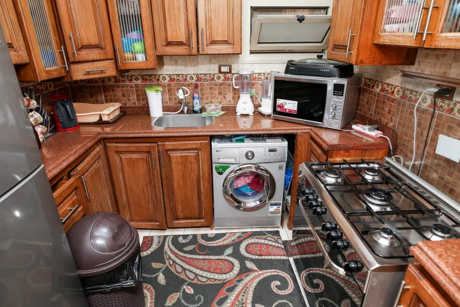 شقة للبيع 134م سموحة (خلف مستشفي المدينة للمراة)