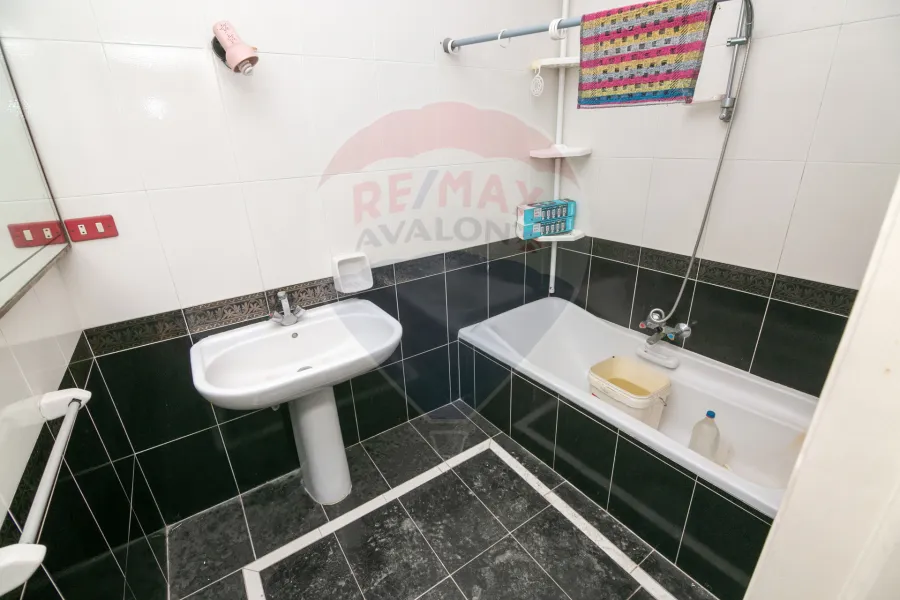 شقة للإيجار 100 م الحي اللاتيني (ش السلطان حسين)