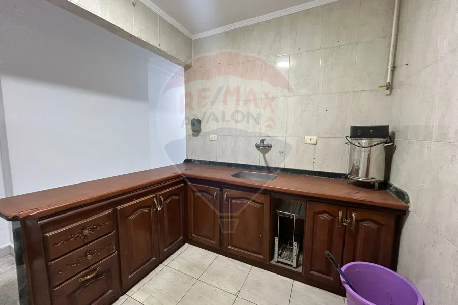 شقة للبيع 120 م زيزينيا (متفرع من قصر المجوهرات)