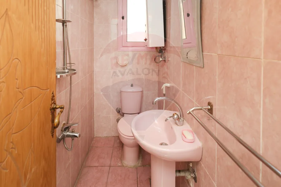 شقة للبيع 130 م جليم ( خطوات من البحر)