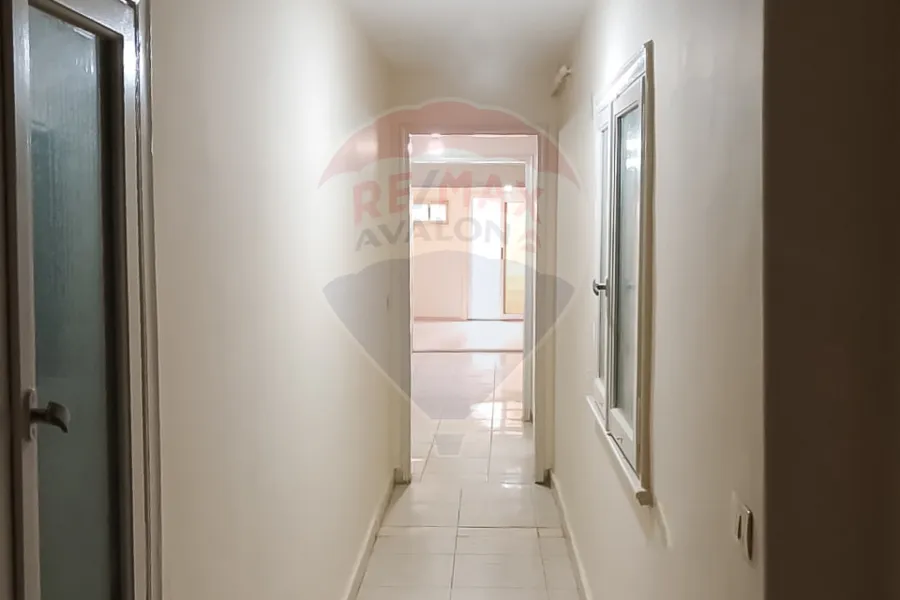 Administrative unit For Rent 200 m Glim (Abu Qir St.)