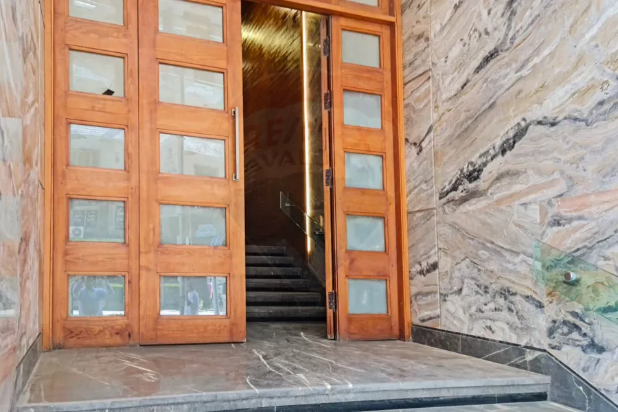 Mezzanine for sale 300 m Lauran (directly Abu Qir St.)