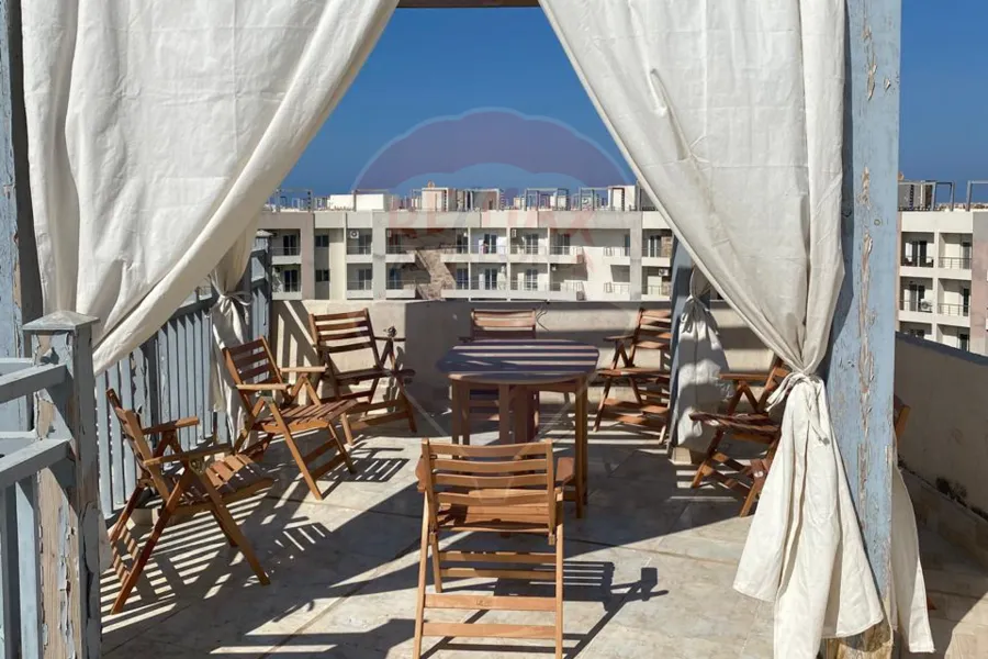 Chalet with roof for sale (Marseille Beach 4) 90 m + 90 m roof