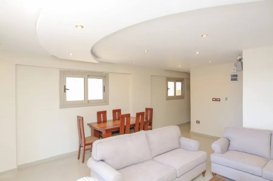 شقة للإيجار مفروش 125م سيدى جابر - خطوات من البحر ومستشفى القوات المسلحة