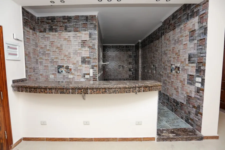 Apartment for sale 375m Victoria (Tram Station)