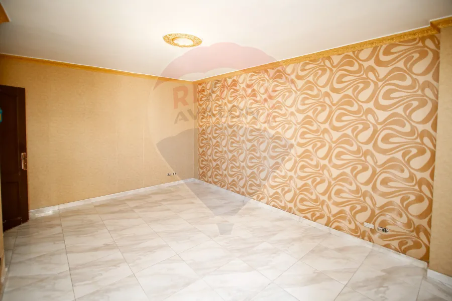 Apartment for rent 200 m Louran (Sarhank St.)