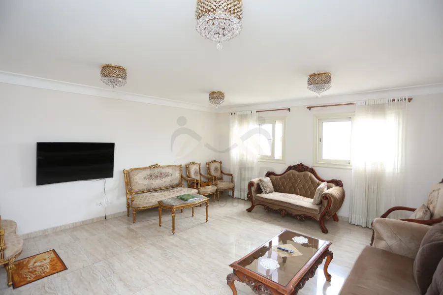 شقة للبيع 140 م الحي اللاتيني (متفرع من ش فؤاد)