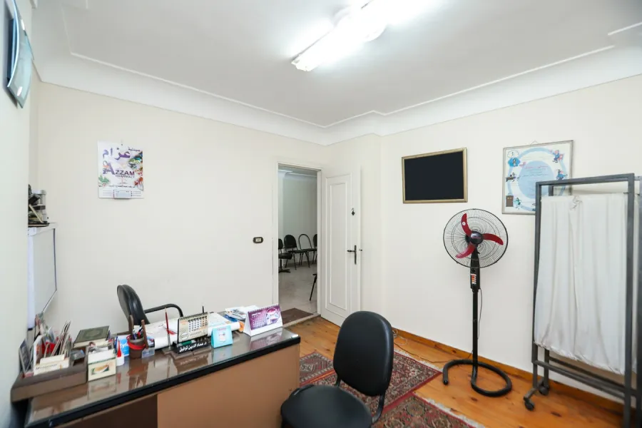 عيادة طبية للبيع 140م ميامي (ش جمال عبد الناصر - بالقرب من  الأكاديمية)