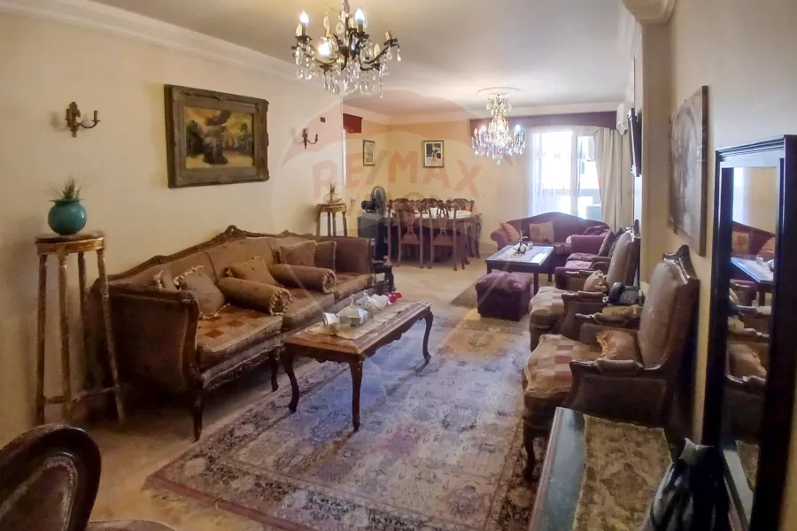 شقة للبيع 112 م سموحة (ش مدرسة الريادة - حدائق السرايا )