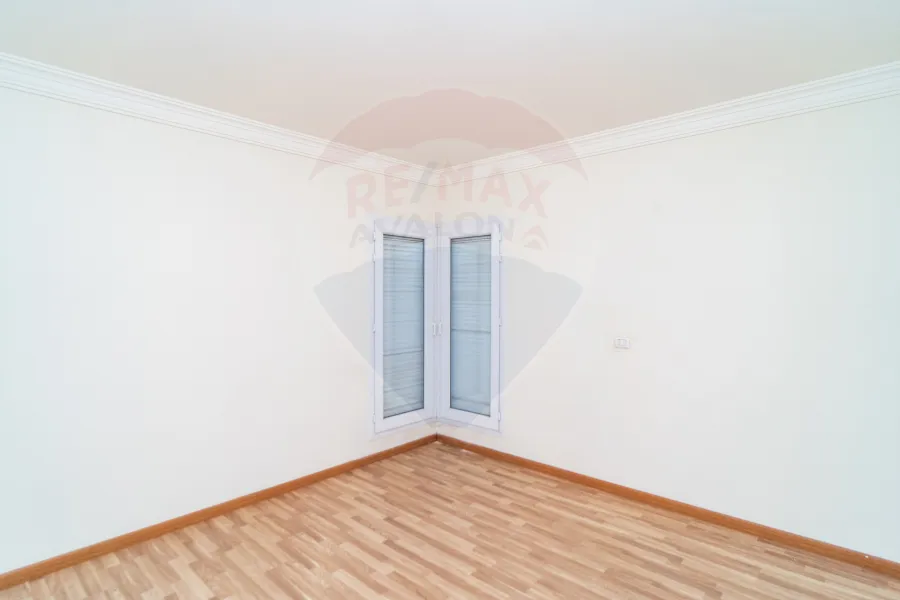 شقة للبيع 270 م كفر عبده (عمارة براند)