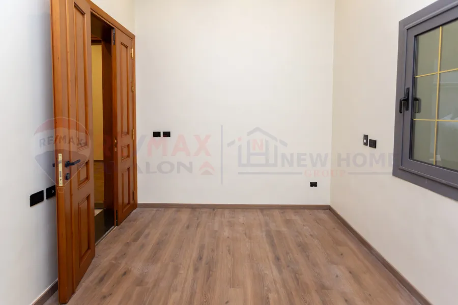 Ground apartment with garden for sale 280 m Kafr Abdo (Steps from Abo Qir St.)