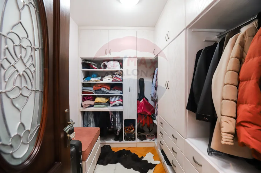 شقة للبيع 575م سموحة (ش فوزي معاذ الرئيسي)