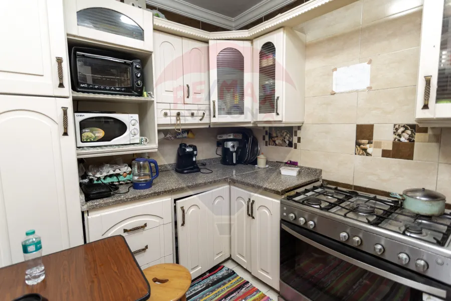 Apartment for sale 225 m Kafr Abdo (skina bnt al hussien st)