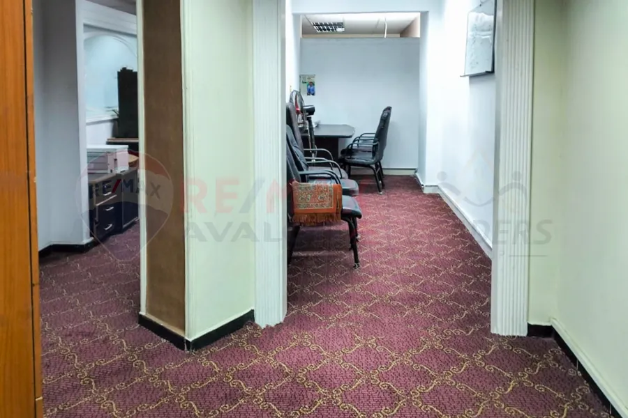 شقة للبيع 235 م جليم (علي البحر مباشرة)