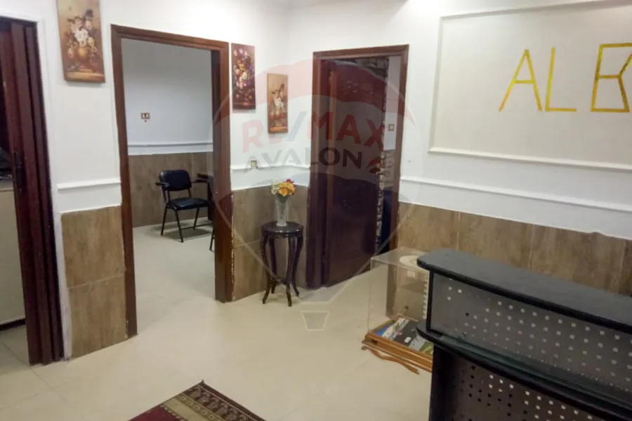 مقر إداري للبيع 75 م ميامي (ش 45 - خطوات من البحر)