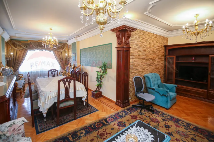 شقه للايجار المفروش 170 م رشدي (متفرع من ش ابوقير)