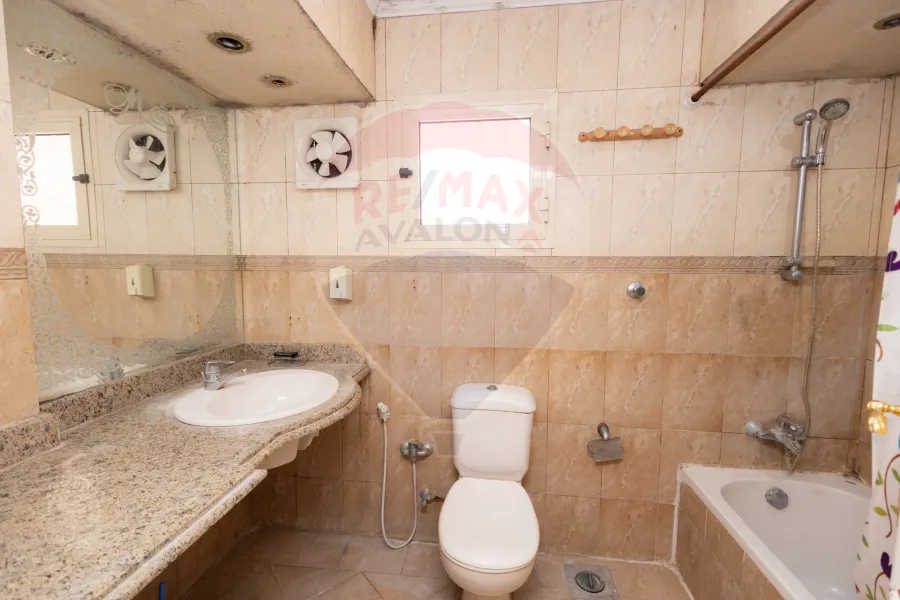 شقة للايجار المفروش 195 م سموحة (ش بهاء الدين الغتوري)