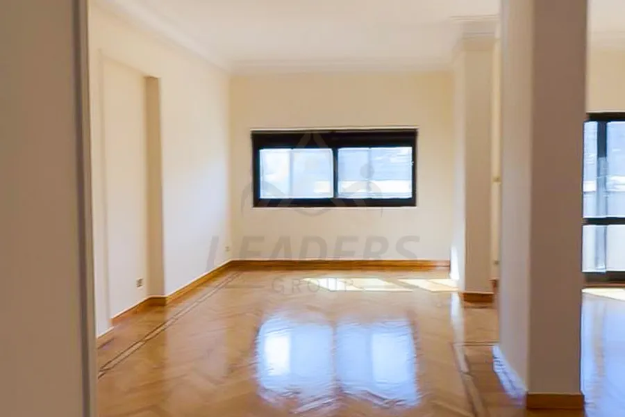 شقة للايجار 250 م سموحه (خلف محطة قطار سيدى جابر)