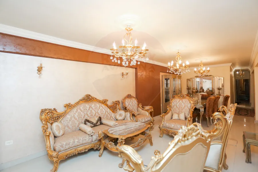 شقة للبيع 150 م سموحة ( ش زكى رجب ) خطوات من فوزى معاذ