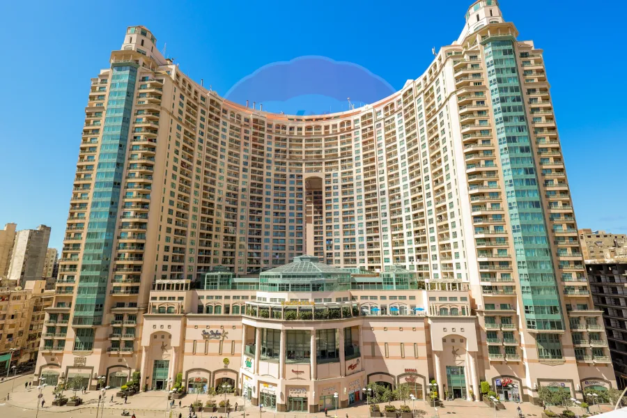 Penthouse apartment for rent 600 m San Stefano (directly on the tram)