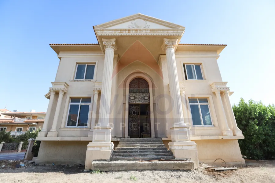 Castle for sale 1200 m King Marriott (Compound AlOrouba Royal)