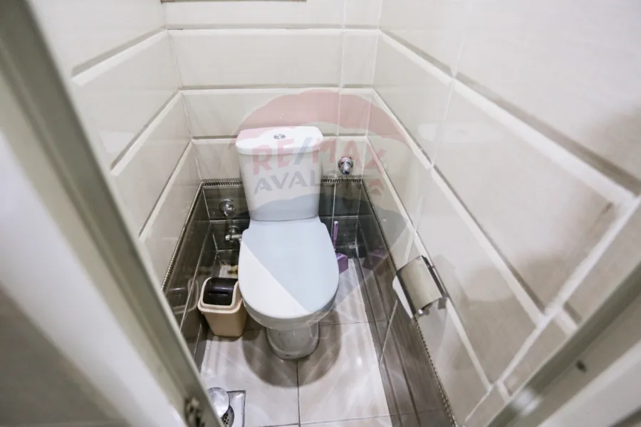 مقر اداري للبيع 125 م كليوباترا (ش بورسعيد تطل على ش مدحت سيف اليزل)