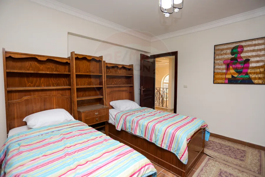 ڤيلا منفصلة للبيع الكينج (كومباوند الصفوة)  -  500 م