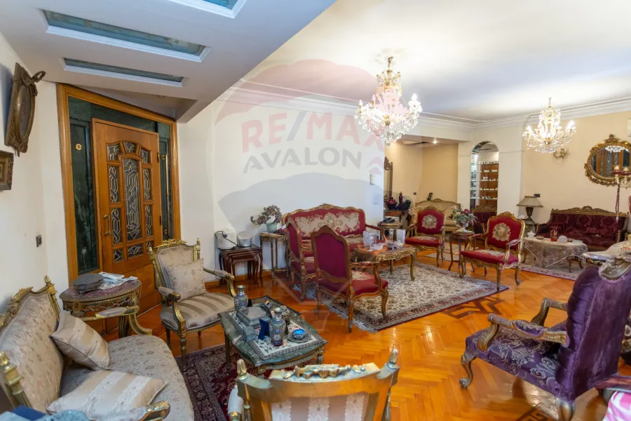 Penthouse apartment for sale 340 m Glim (Mostafa Fahmy St. - Steps from the sea)