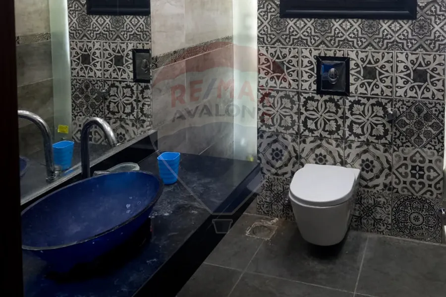 فيلا ستاند الون للبيع 640 م كينج مريوط  (كمبوند الواحة)