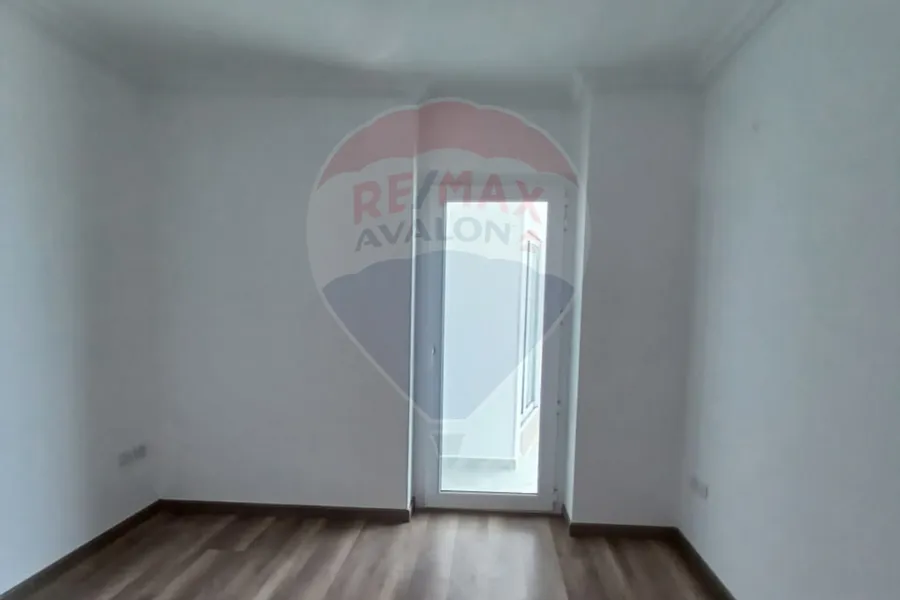 Apartment for sale 182 m Stanley (Directly on the sea)