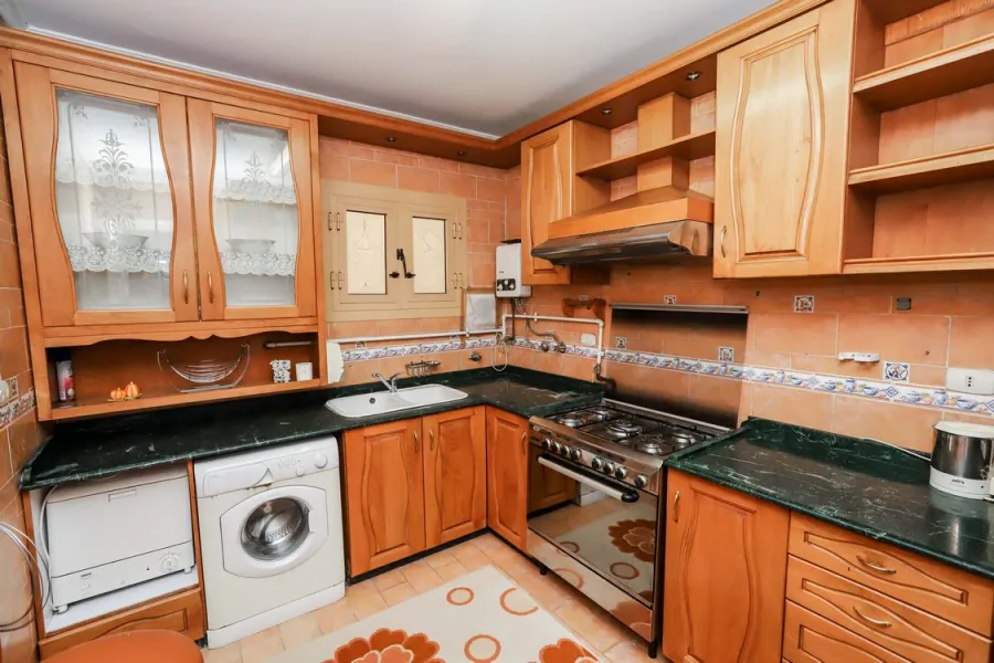 شقة للايجار مفروش 220م سابا باشا