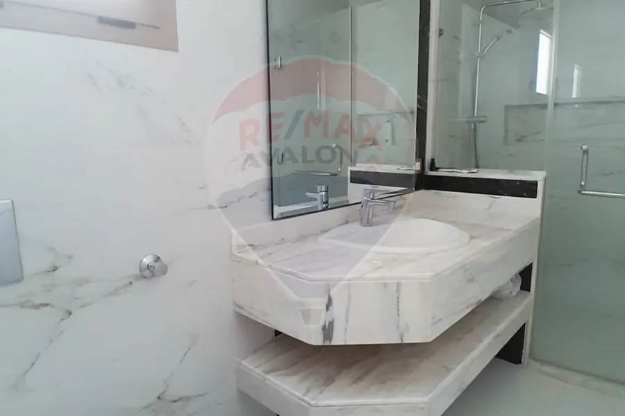 فيلا ستاند الون للبيع (العبد - سيدي حنيش) 938 م