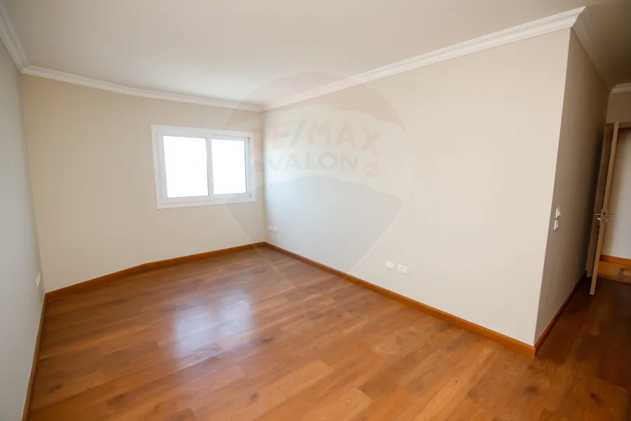 Apartment for sale 340m Stanly (Directly on the sea- brand building)