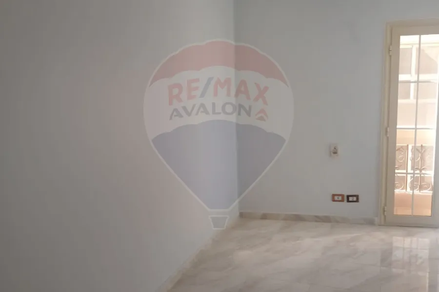 Apartment For rent 200 m Lauran (Sarhank St.)