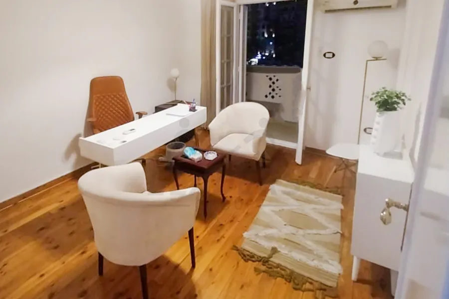 شقة للايجار 200 م رشدي (ش ابو قير)