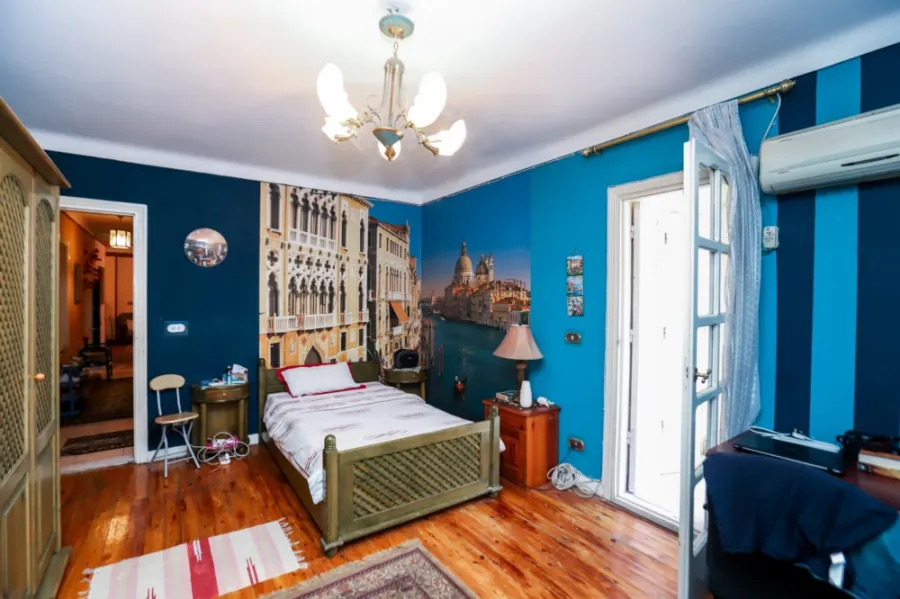 Apartment for sale 210m Laurent- Tram St