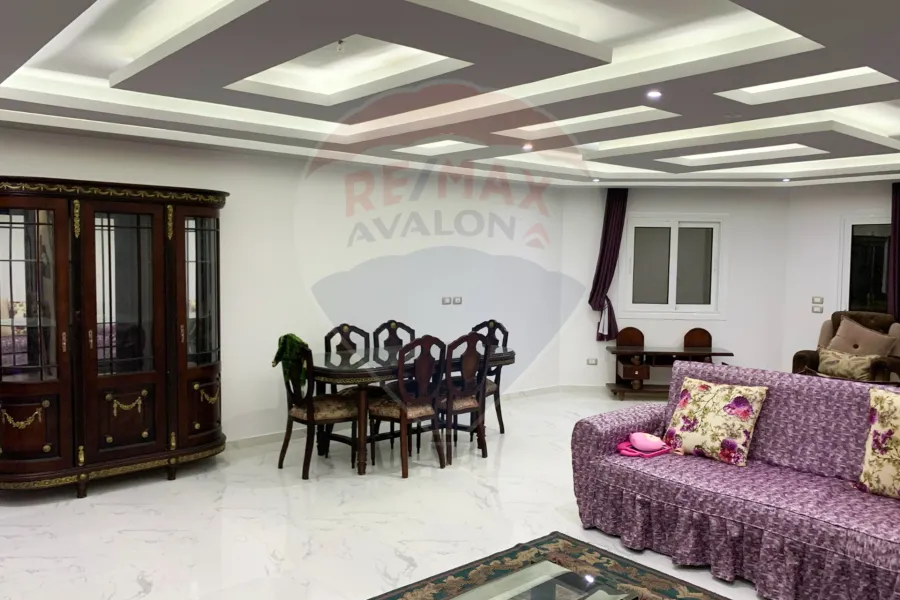 شقة للايجار المفروش 220 م سموحة (ش فوزي معاذ)